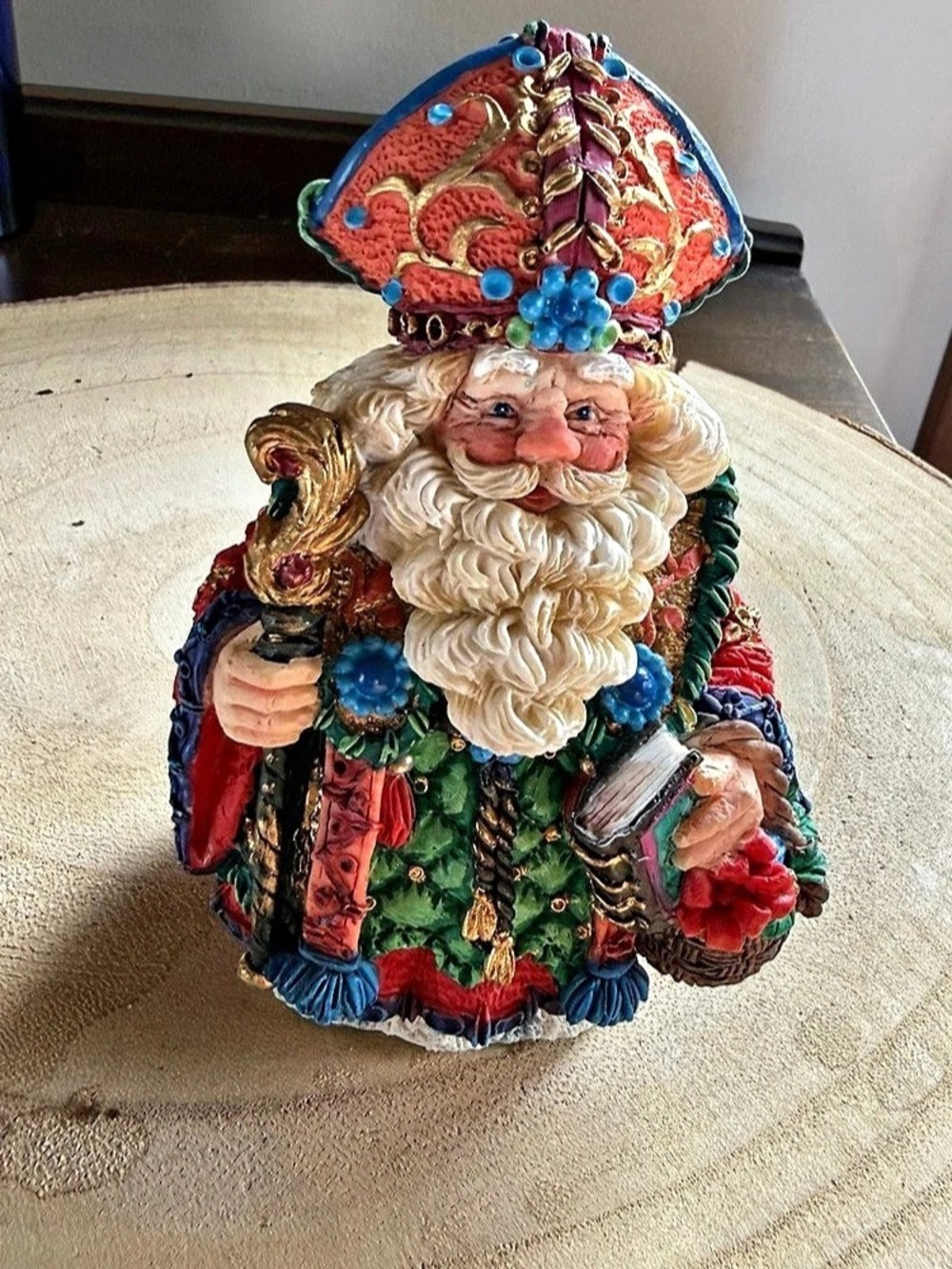 Bishop of Maya Santa figurine 689111 Holiday Decor. 1996